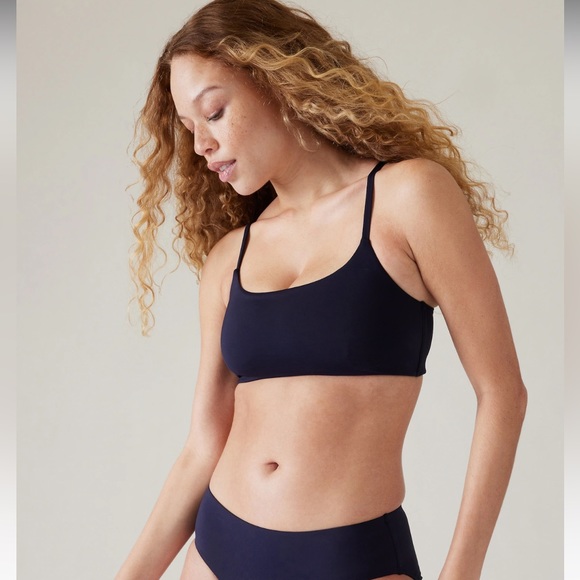 NWT Athleta Navy Scoop Bikini Top Sz S, D-DD - Picture 1 of 6